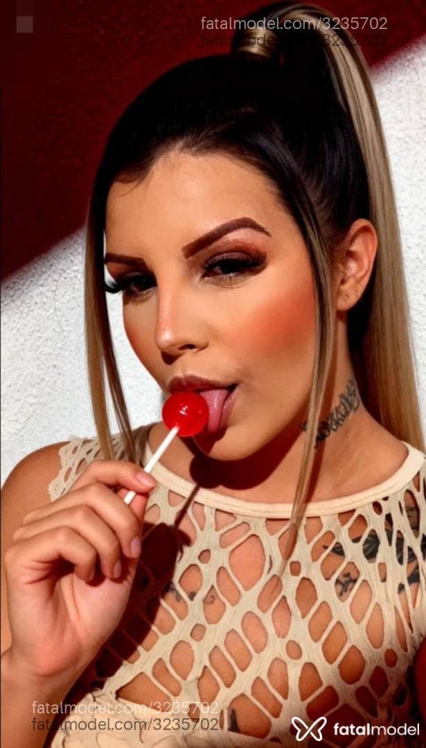 Acompanhante mulher loira (o) de olhos castanhos em Chapecó Acompanhante mulher loira (o) de olhos castanhos em Chapecó - Melissa