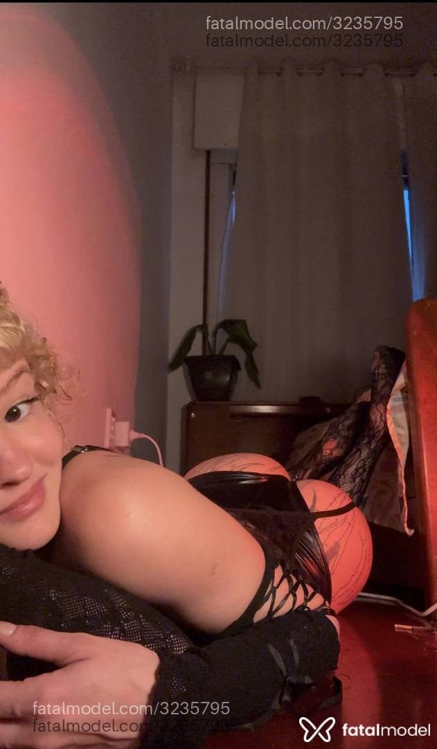 Acompanhante mulher morena (o) de olhos castanhos - Lee