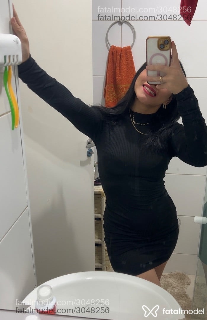 Acompanhante mulher morena (o) de olhos castanhos - Mey