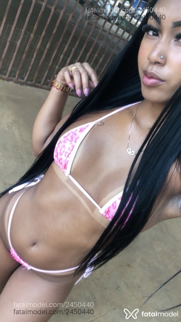 Acompanhante mulher morena (o) de olhos pretos - Amadinha