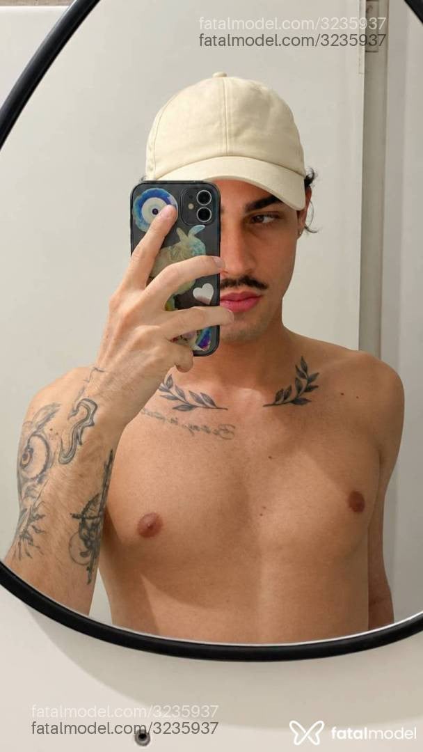 Acompanhante homem com cabelo castanho de olhos castanhos - Lucas