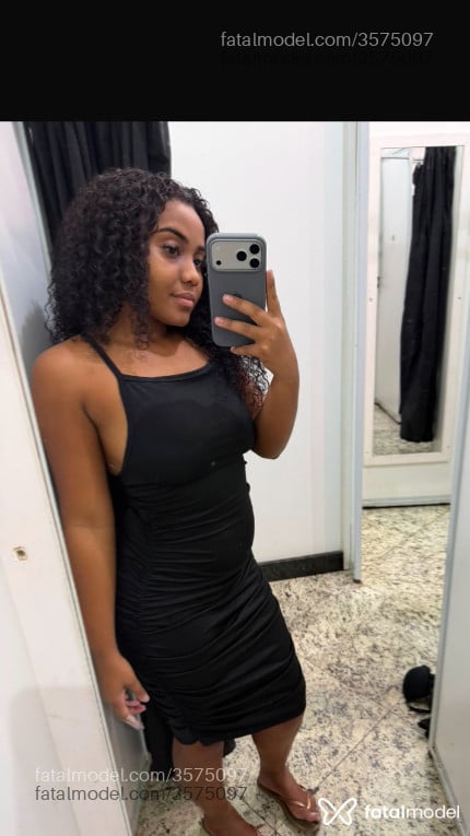 Acompanhante mulher morena (o) de olhos pretos - Talita
