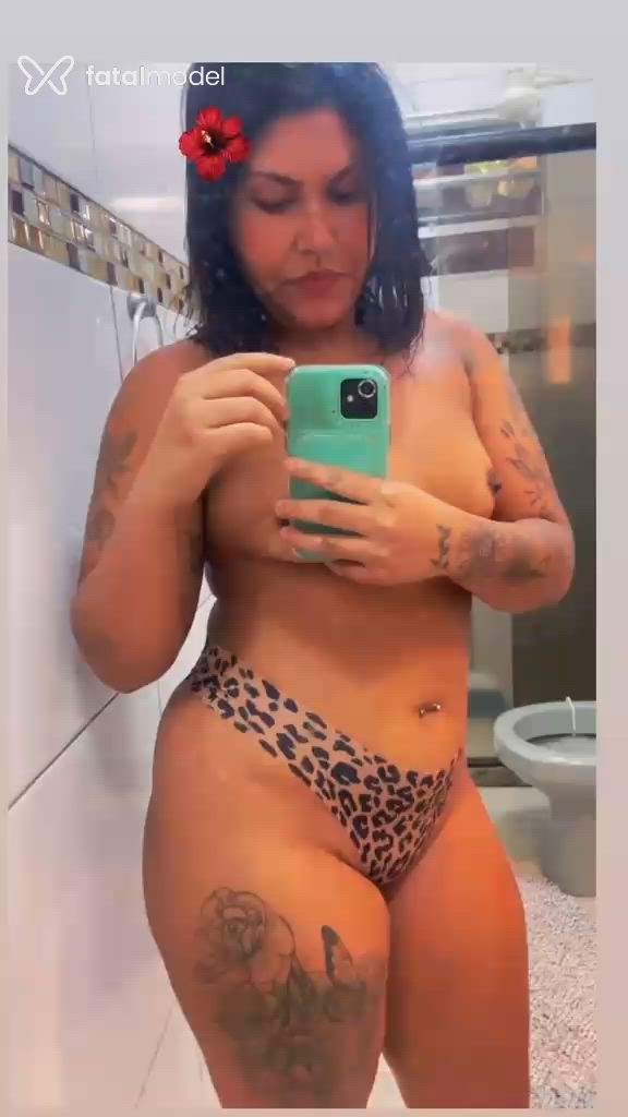 Acompanhante mulher morena (o) de olhos pretos - Thays Vitoria Acompanhante mulher morena (o) de olhos pretos - Thays Vitoria