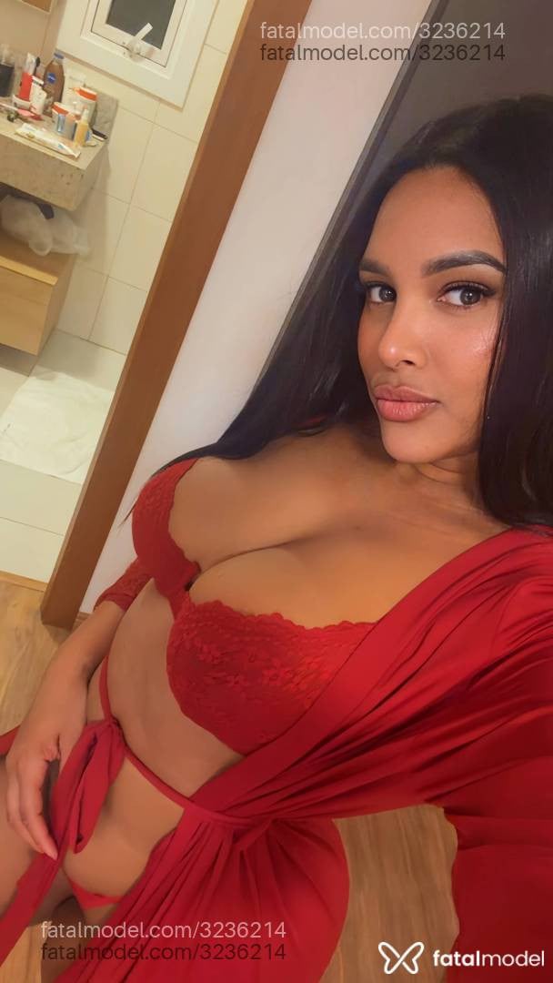 Acompanhante mulher morena (o) de olhos castanhos - Isis