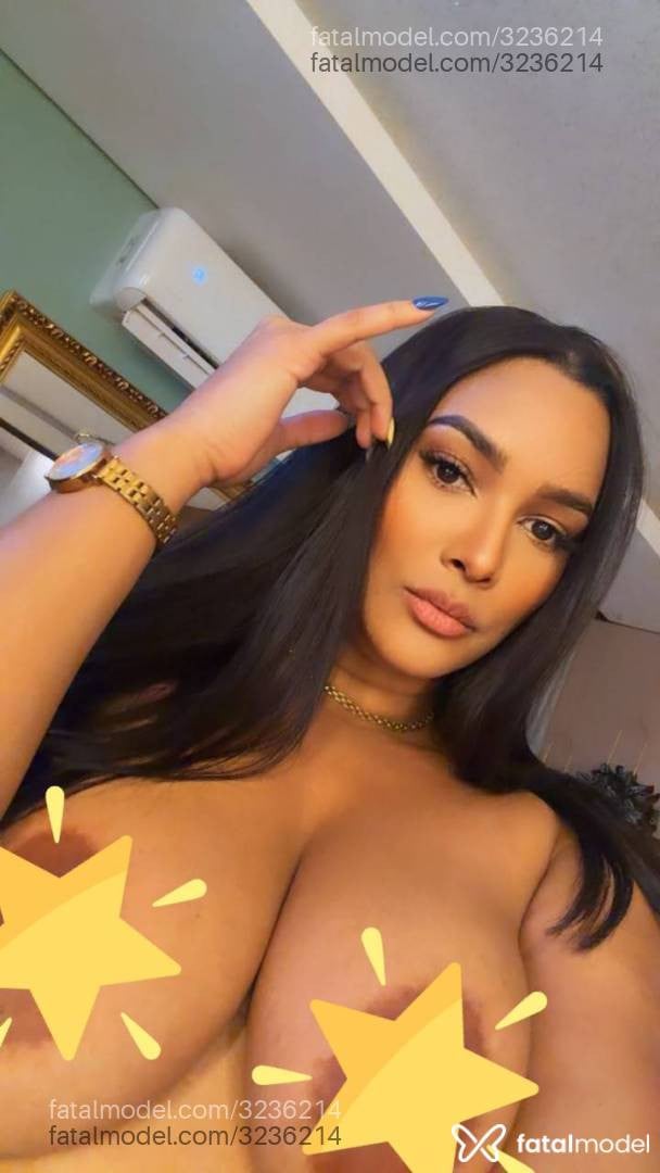 Acompanhante mulher morena (o) de olhos castanhos - Isis