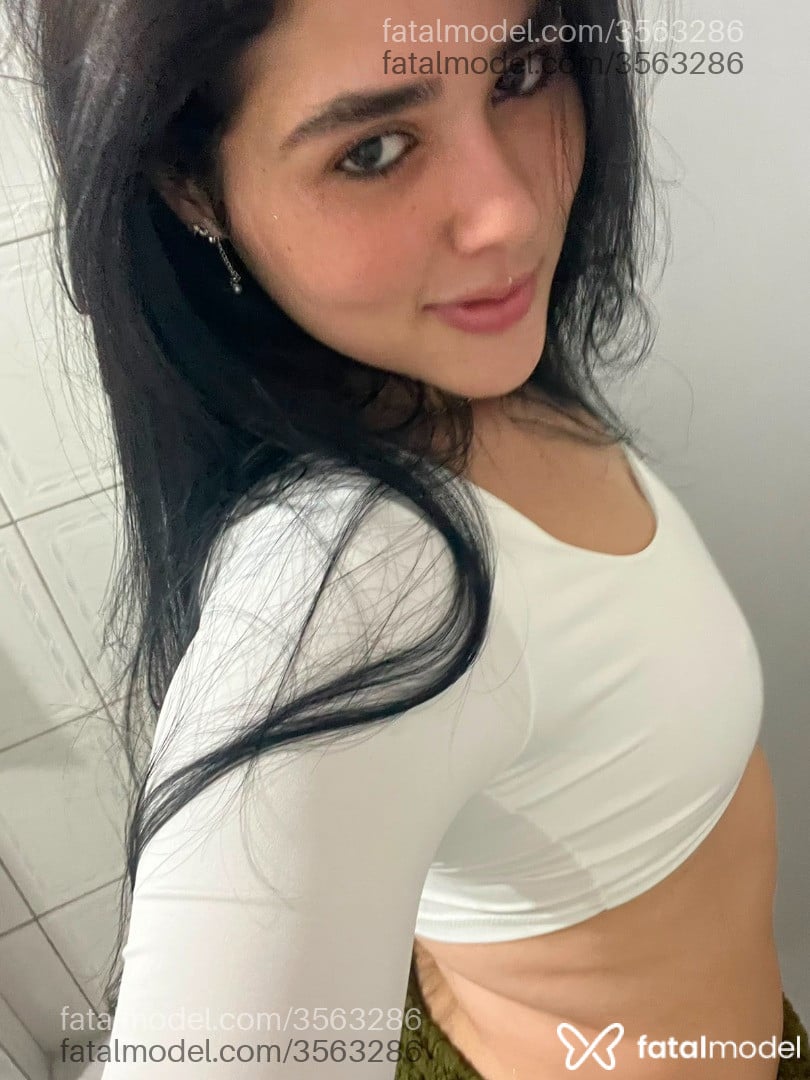 Acompanhante mulher morena (o) de olhos castanhos - Thalia