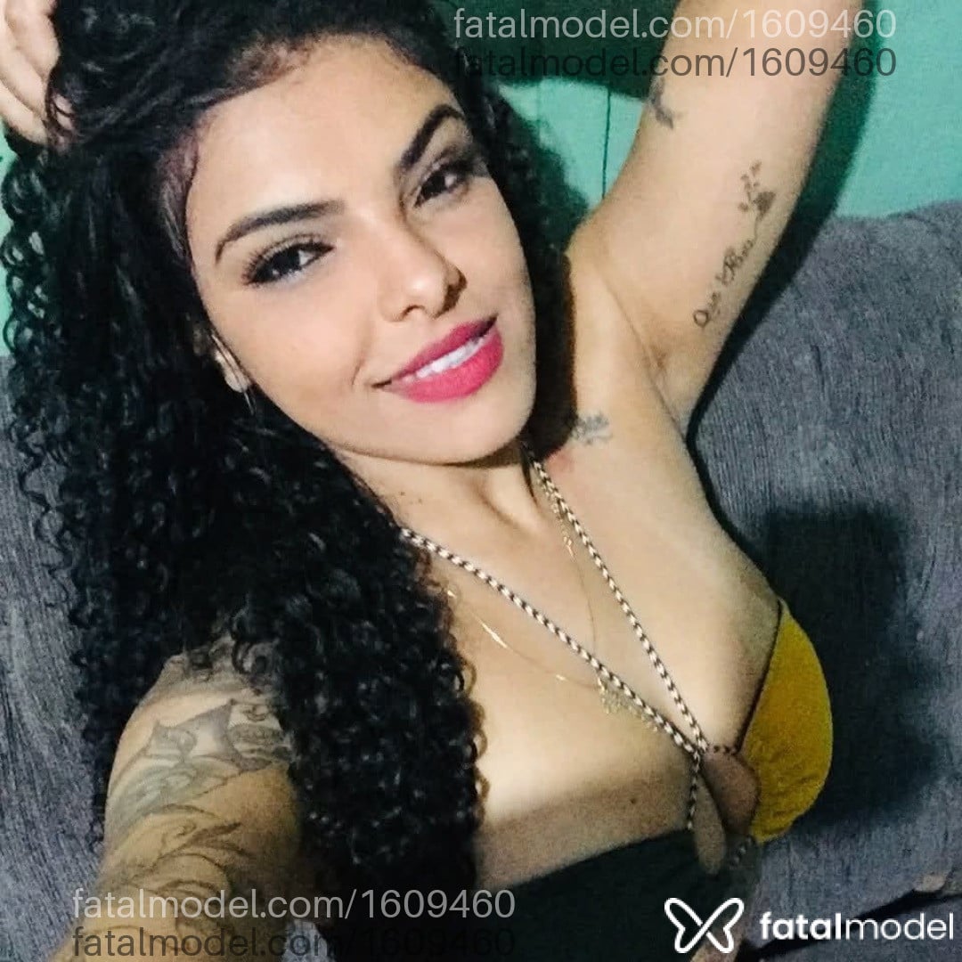 Acompanhante mulher morena (o) de olhos castanhos - Monique