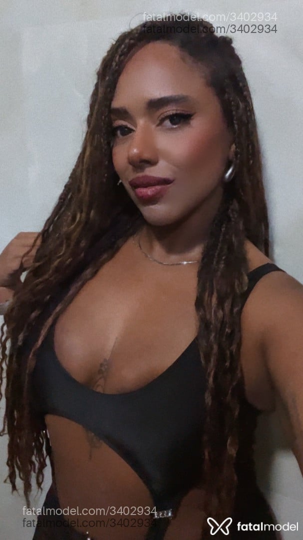 Acompanhante mulher morena (o) de olhos pretos - Agnes Luz