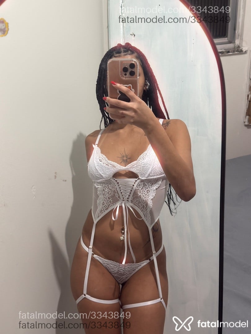 Acompanhante mulher morena (o) de olhos castanhos - Nana