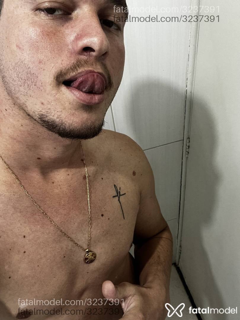 Acompanhante homem loira (o) de olhos castanhos em Maringá - Raffa