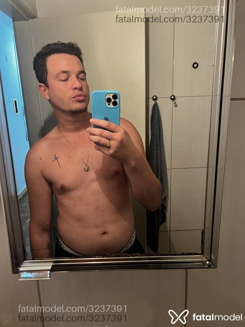 Acompanhante homem loira (o) de olhos castanhos em Maringá - Raffa
