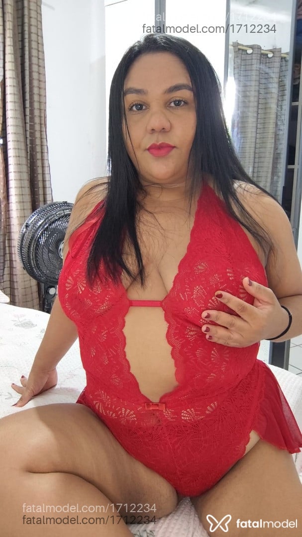 Acompanhante mulher morena (o) de olhos castanhos - Ana Júlia