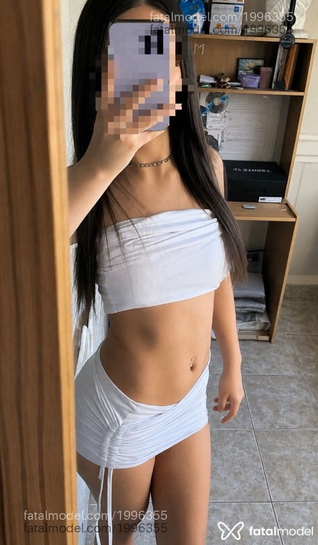 Acompanhante mulher com cabelo castanho de olhos pretos - Thayna Gonçalves