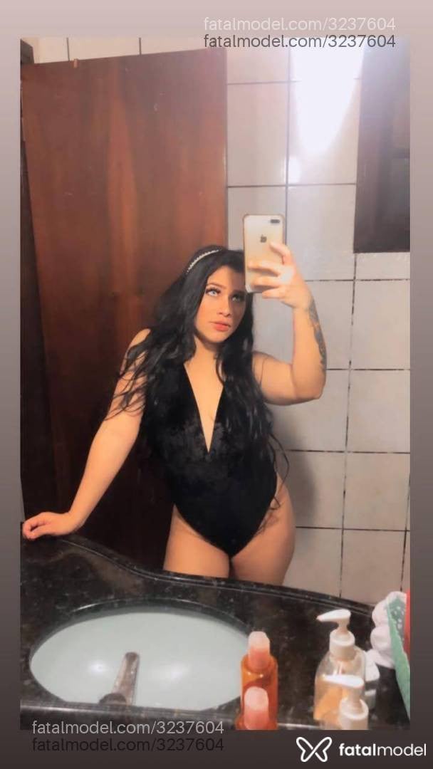 Acompanhante mulher morena (o) de olhos pretos - Kamilla