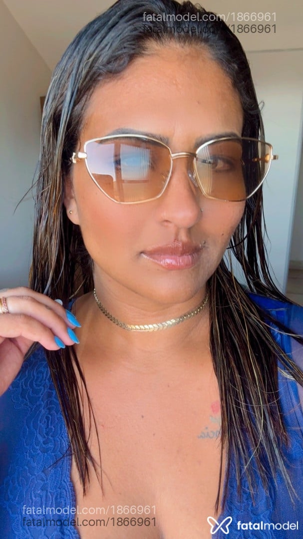 Acompanhante mulher morena (o) de olhos pretos - Taty