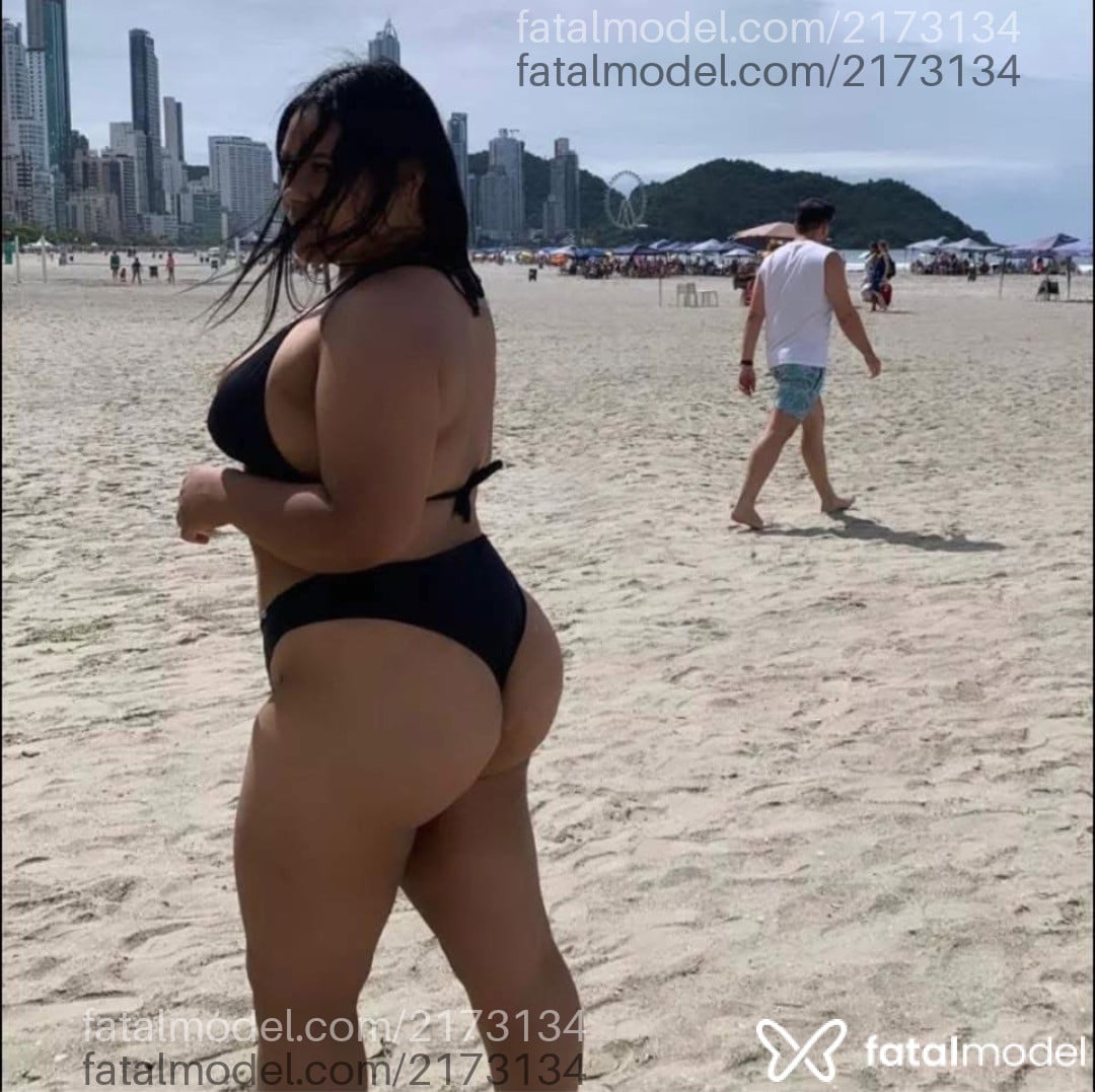 Acompanhante mulher morena (o) de olhos pretos - Lorena Martins