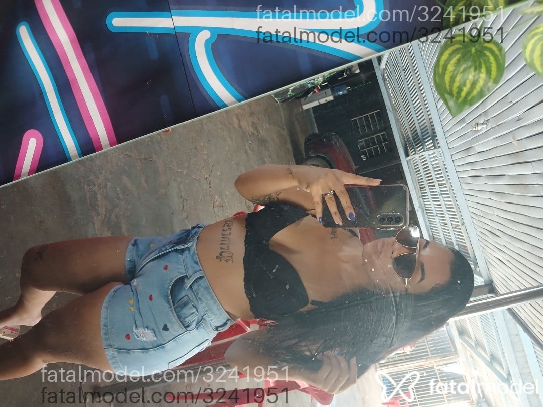 Acompanhante mulher ruiva (o) de olhos mel - Lohana Santana