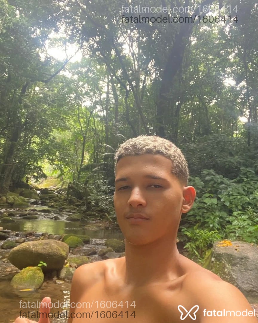 Acompanhante homem morena (o) de olhos castanhos - Enzo Gabriel