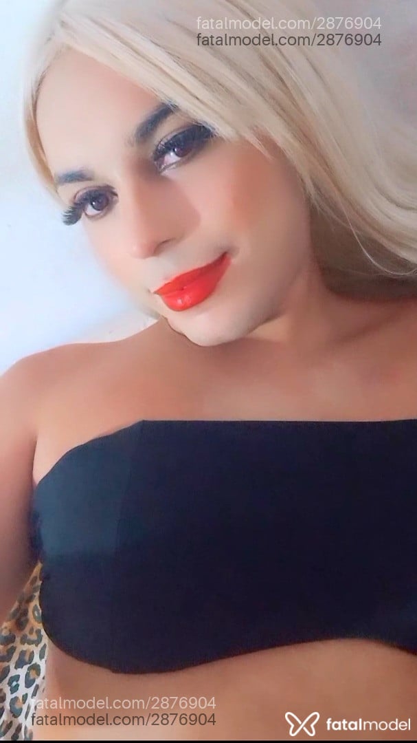 Acompanhante mulher trans loira (o) de olhos castanhos - Darla Carvalho