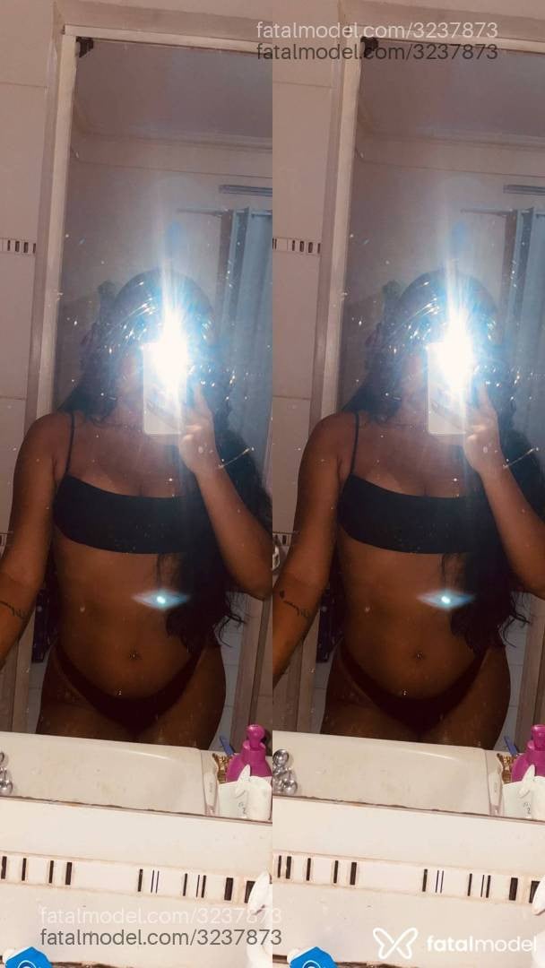 Acompanhante mulher com cabelo castanho de olhos castanhos - Estella Mendes