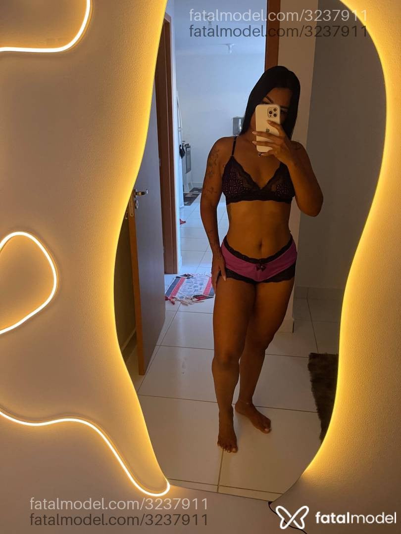 Acompanhante mulher morena (o) de olhos mel - Yohana Oliveira