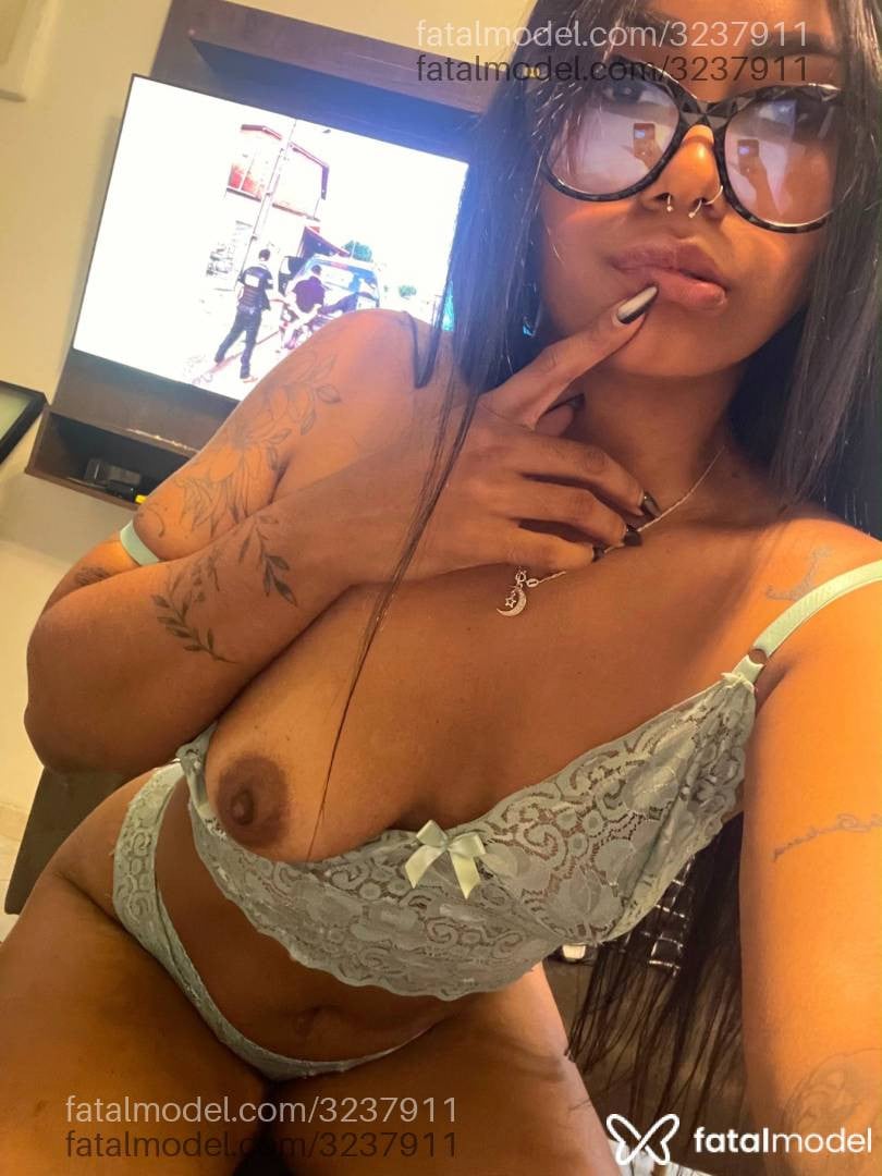 Acompanhante mulher morena (o) de olhos mel - Yohana Oliveira