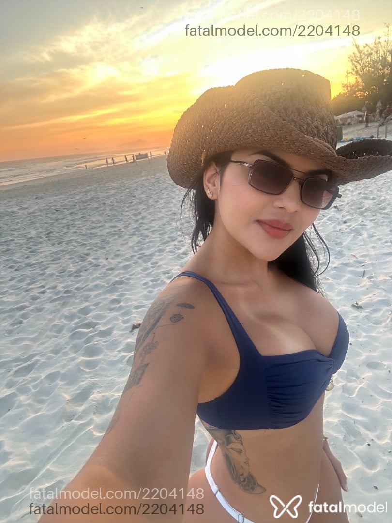 Acompanhante mulher morena (o) de olhos castanhos - Maitê Lins