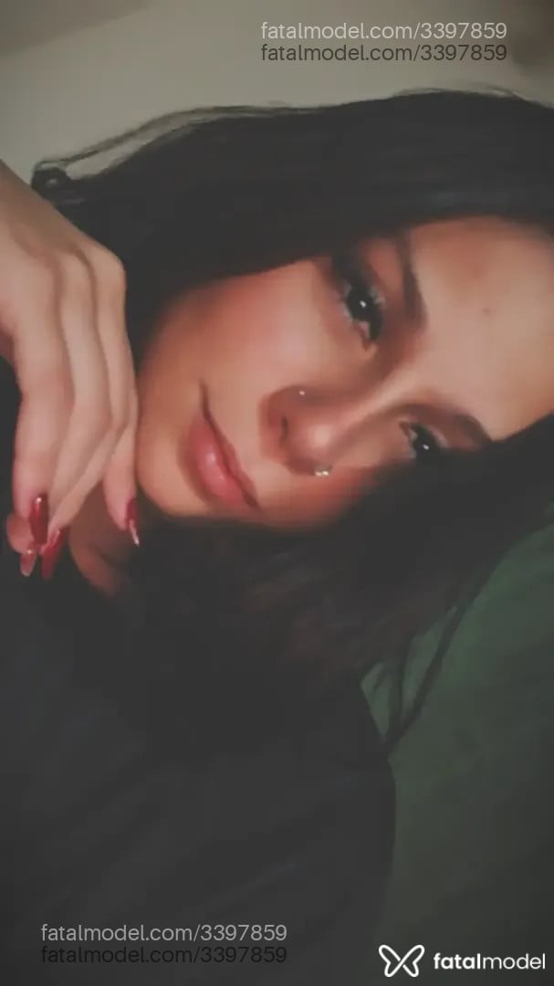 Acompanhante mulher morena (o) de olhos castanhos - Alice