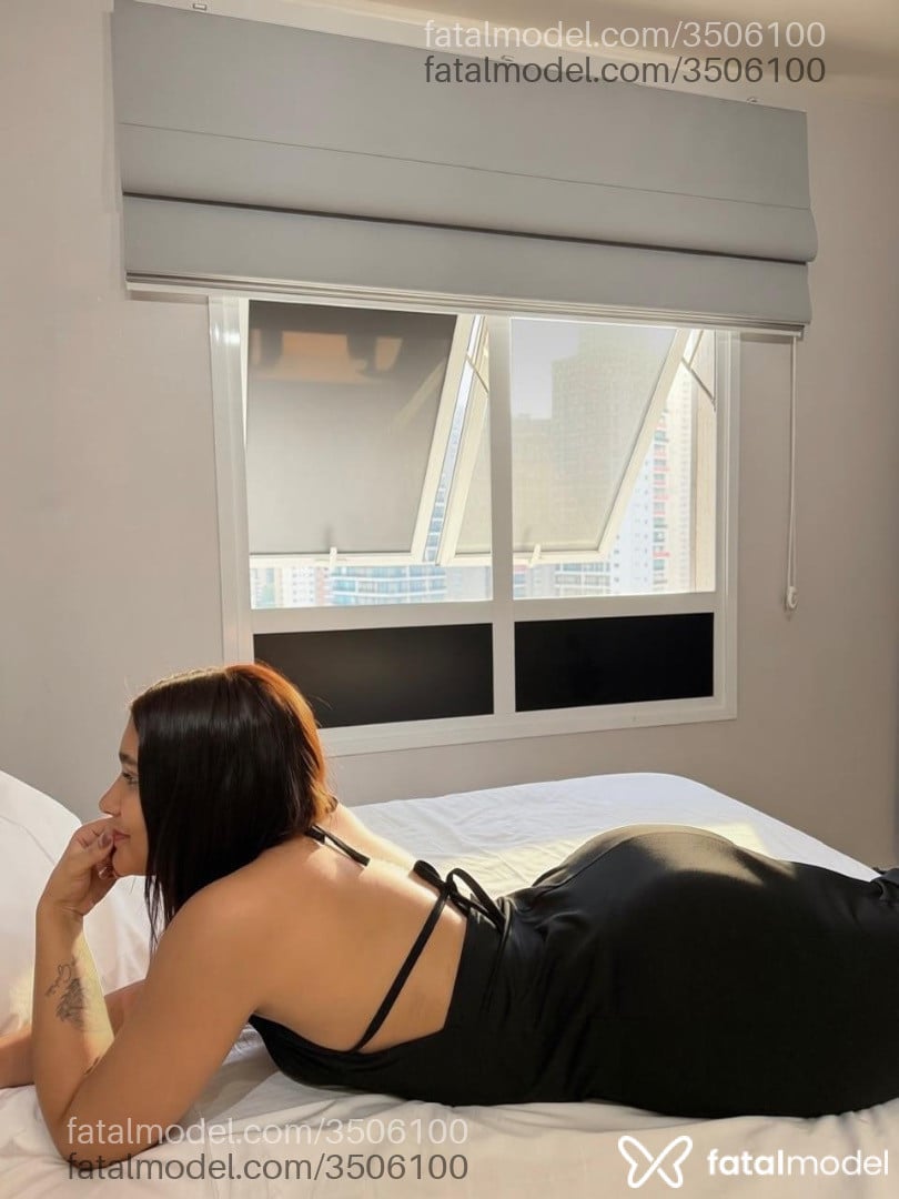 Acompanhante mulher morena (o) de olhos castanhos - Flávia