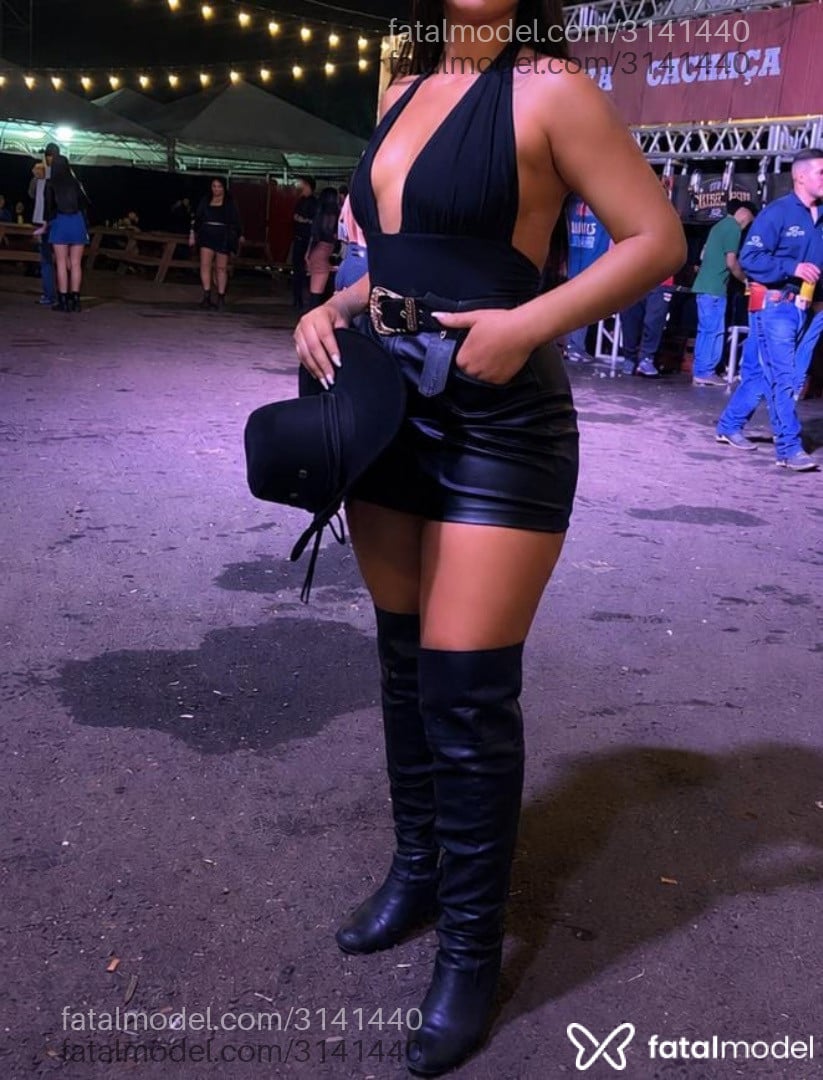 Acompanhante mulher morena (o) de olhos castanhos - Bruna