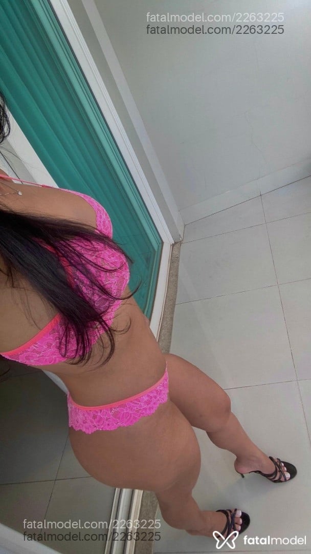 Acompanhante mulher morena (o) de olhos castanhos - Karina