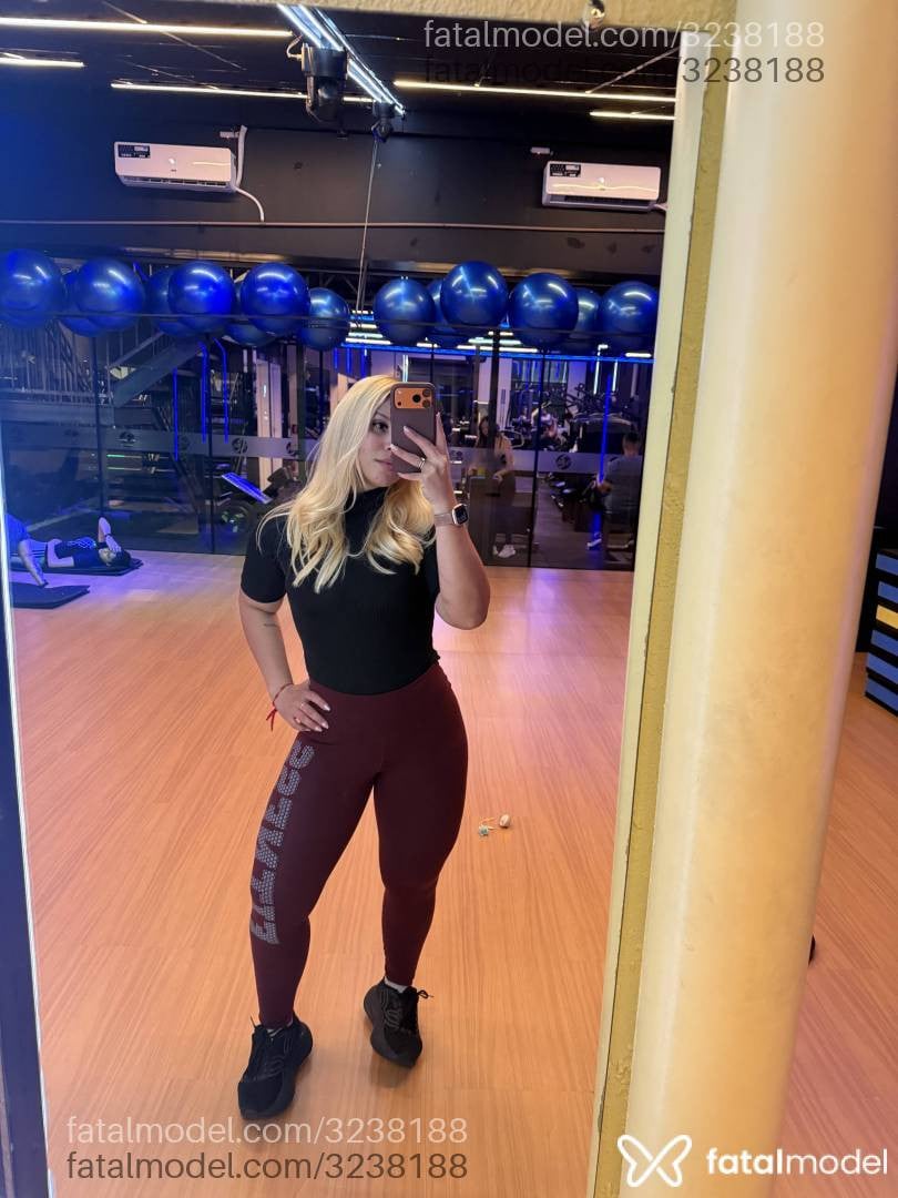 Acompanhante mulher com cabelo castanho de olhos castanhos - Laura