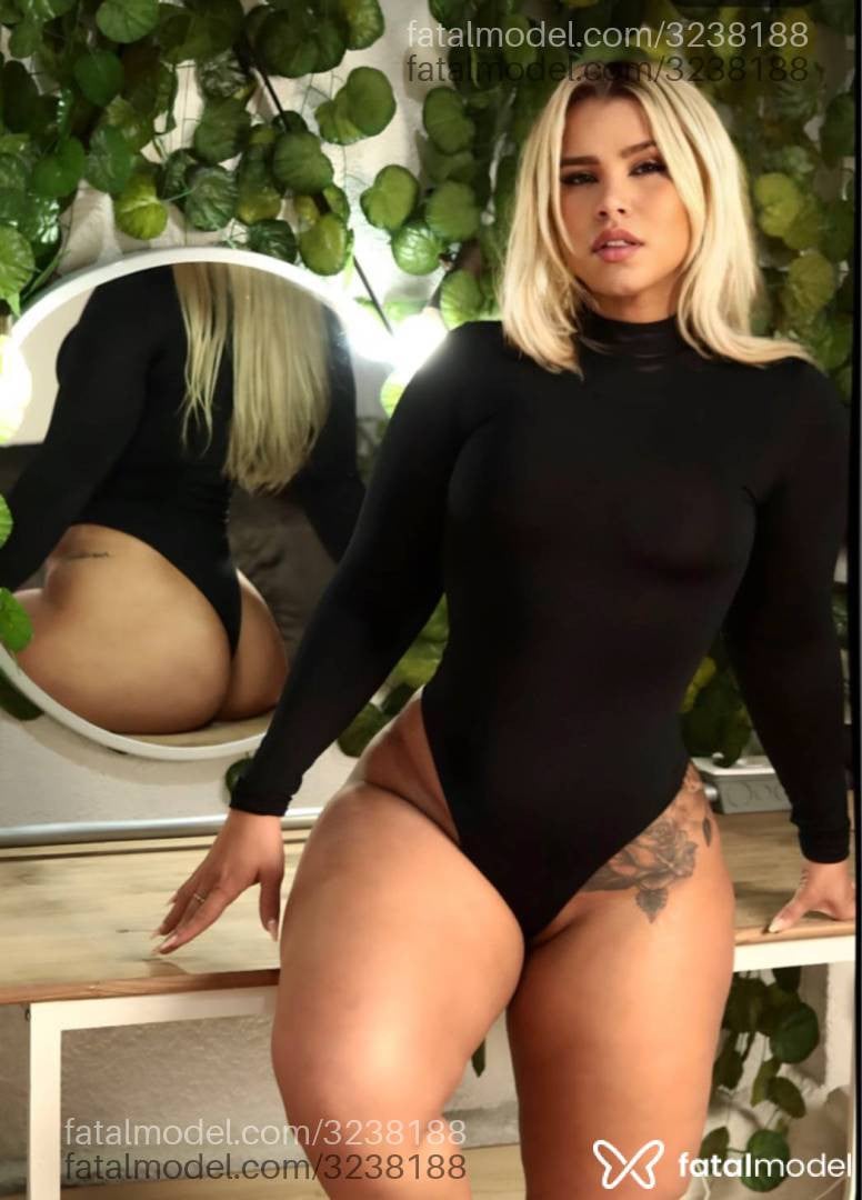 Acompanhante mulher com cabelo castanho de olhos castanhos em Mineiros - Laura