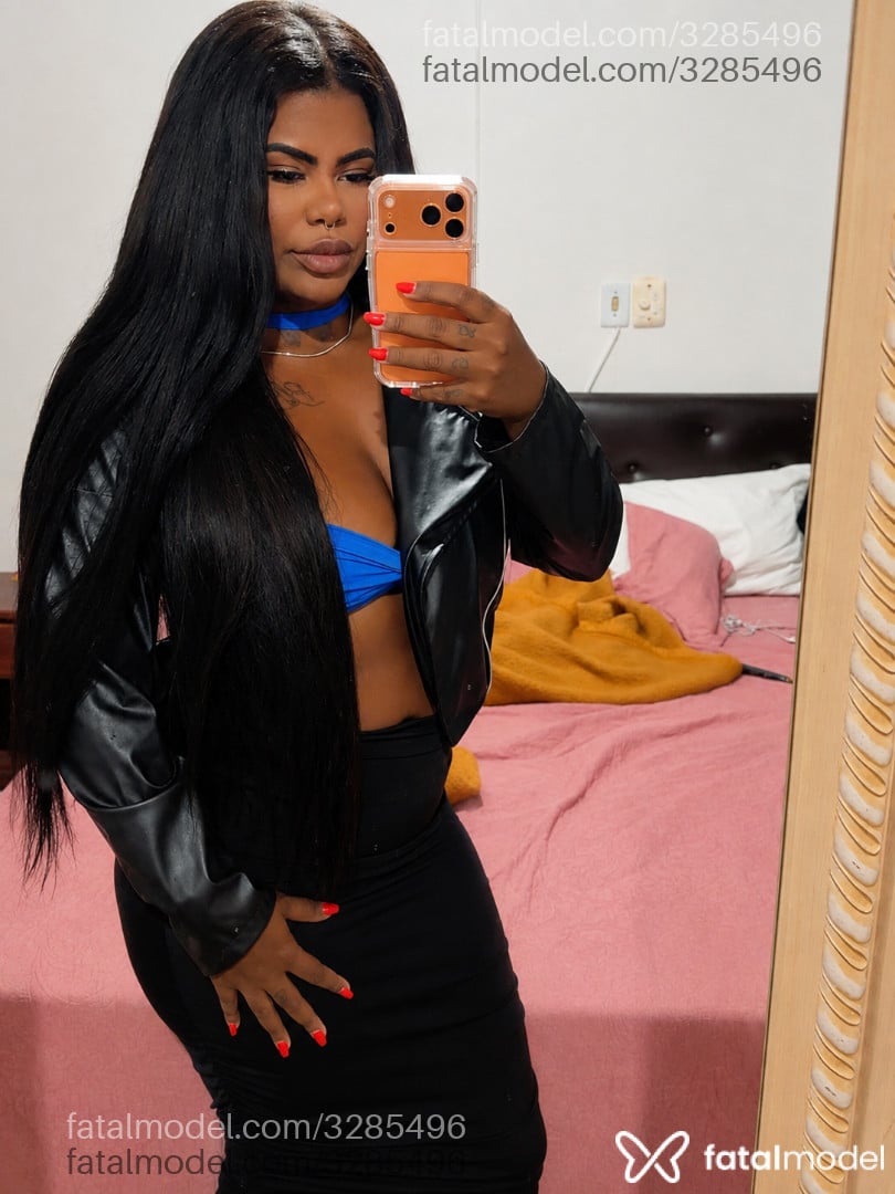 Acompanhante mulher morena (o) de olhos pretos - Brenda Assis