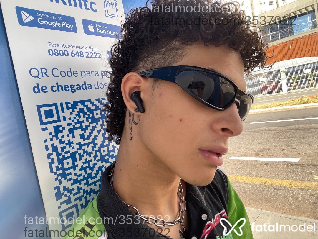 Acompanhante homem com cabelo castanho de olhos castanhos - Dante Dantas