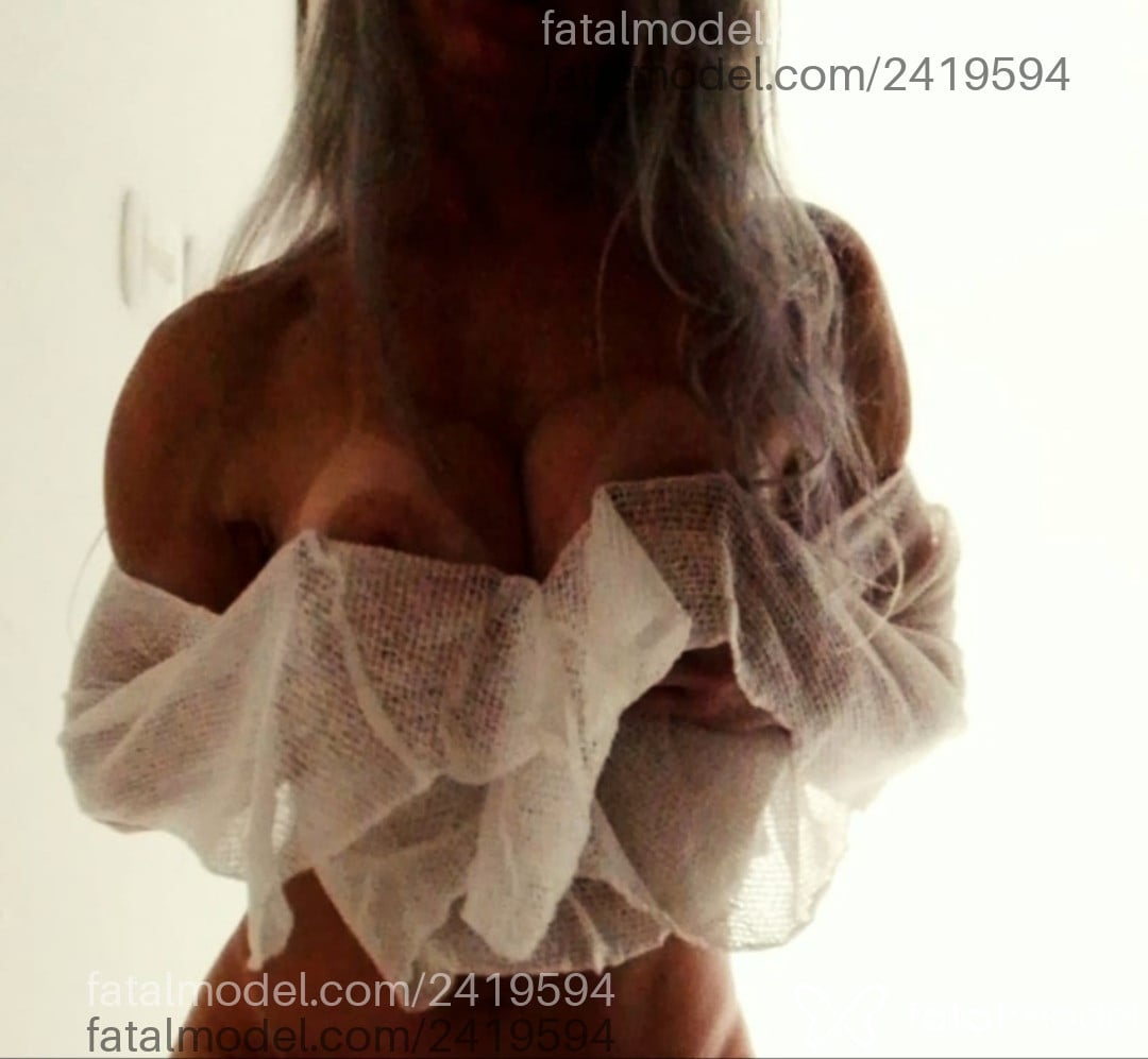 Acompanhante mulher loira (o) de olhos azuis - Bianka Dorfmann