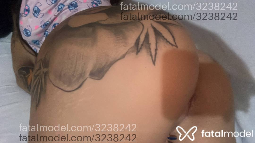 Acompanhante mulher com cabelo castanho de olhos verdes - Lunna Alencar
