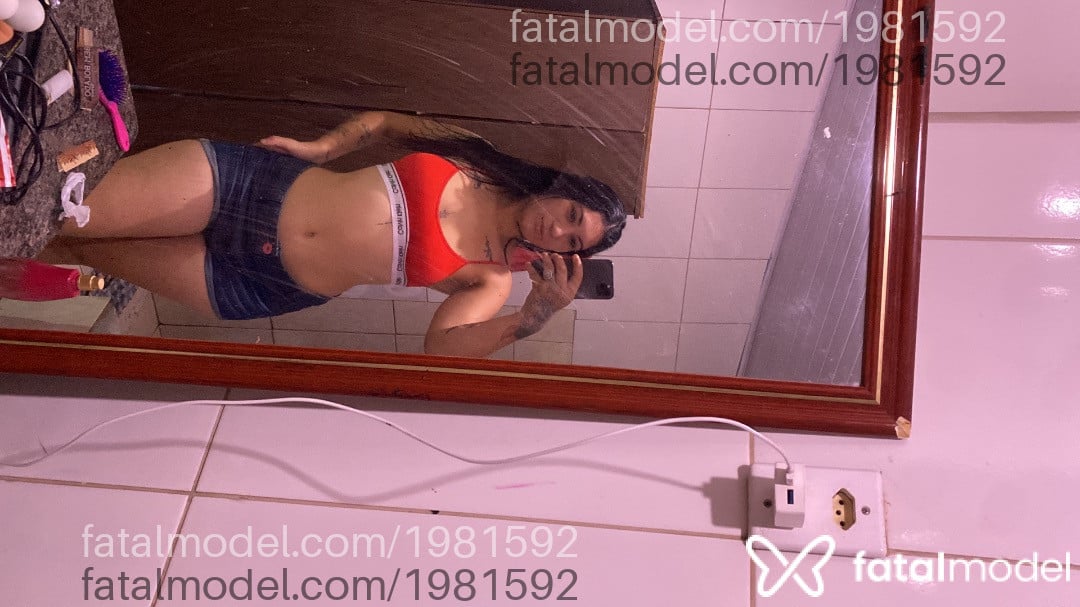 Acompanhante mulher morena (o) de olhos pretos - Flávia Tavares