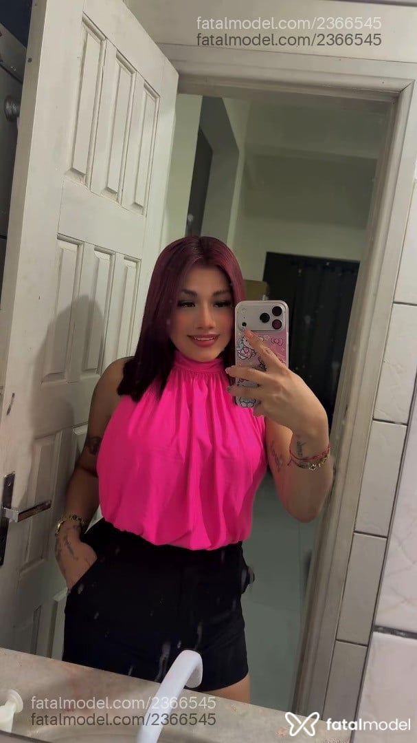 Acompanhante mulher morena (o) de olhos pretos - Rubi