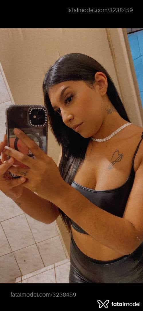 Acompanhante mulher morena (o) de olhos pretos - Thaynara