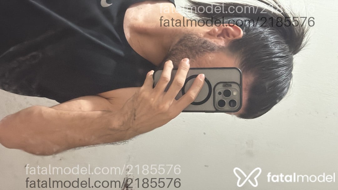 Acompanhante homem com cabelo castanho de olhos castanhos - Bruuno