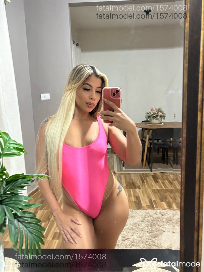 Acompanhante mulher loira (o) de olhos castanhos - Lua Silva