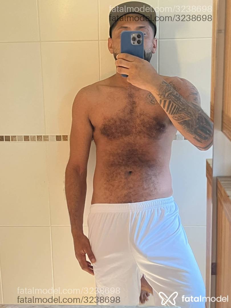 Acompanhante homem com cabelo castanho de olhos castanhos em Porto Alegre Acompanhante homem com cabelo castanho de olhos castanhos em Porto Alegre - Felipe Lima