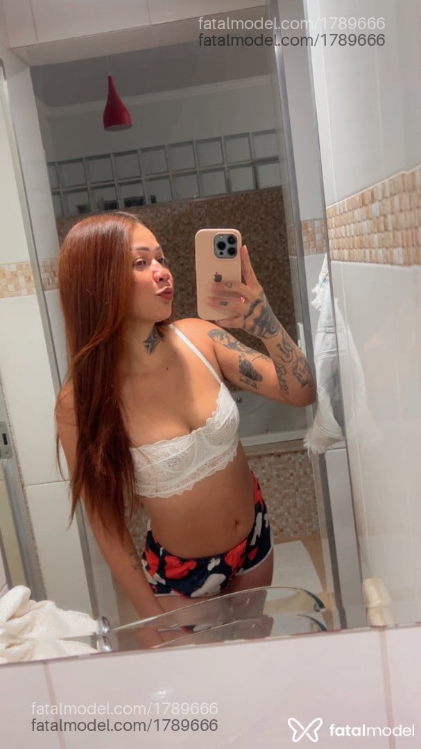 Acompanhante mulher ruiva (o) de olhos azuis - Jade Campos