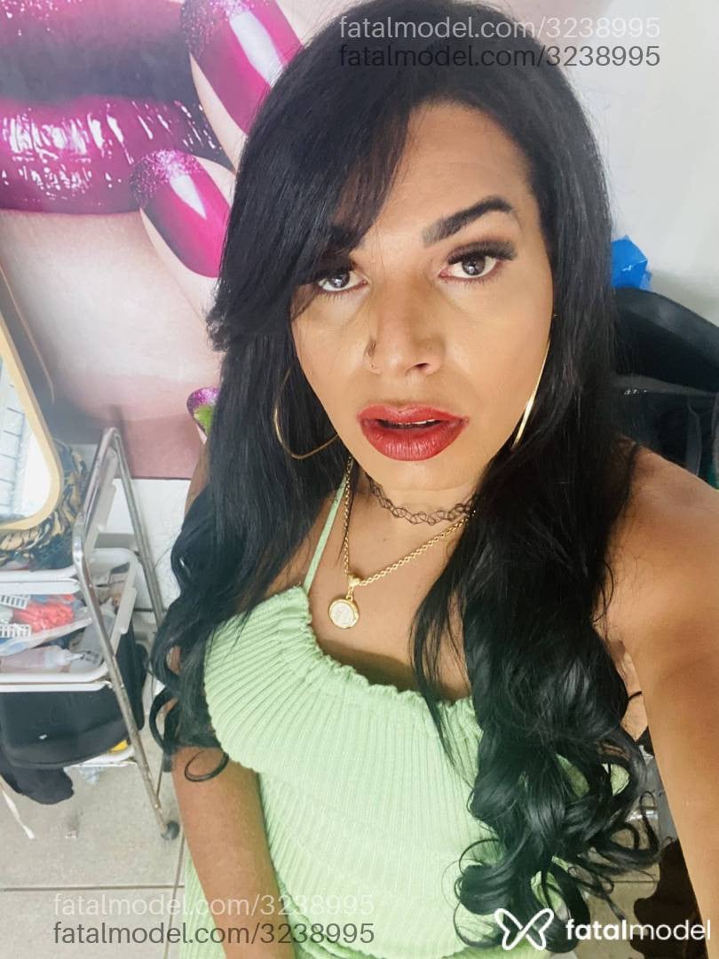 Acompanhante mulher trans com cabelo castanho de olhos pretos em Rio de Janeiro - Mimy