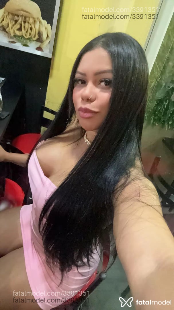 Acompanhante mulher com cabelo castanho de olhos pretos - Mirella