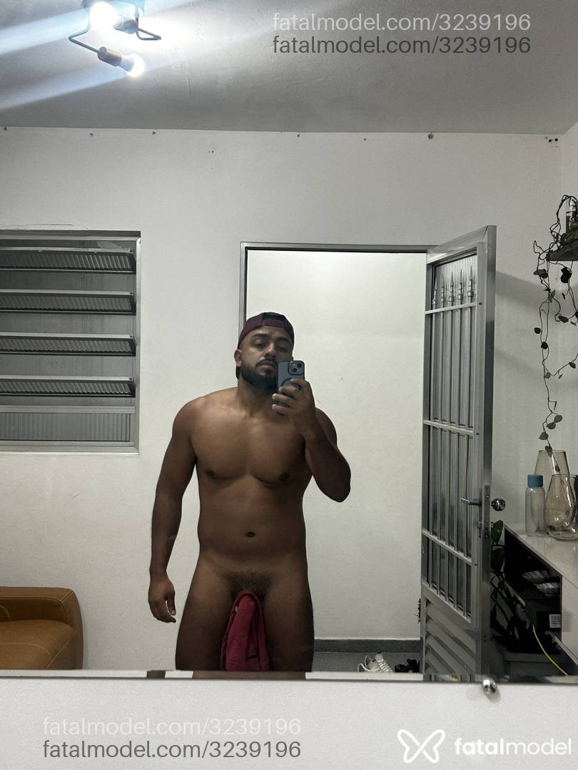 Acompanhante homem morena (o) de olhos pretos em Virtual - Igoor