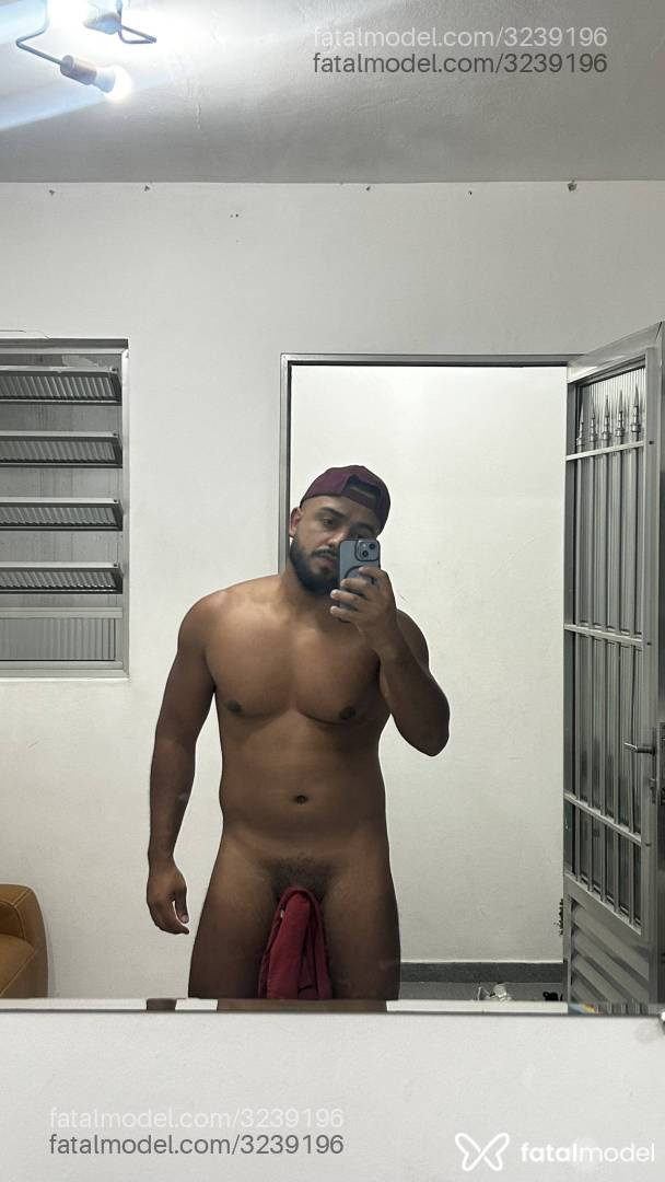 Acompanhante homem morena (o) de olhos pretos em Virtual - Igoor