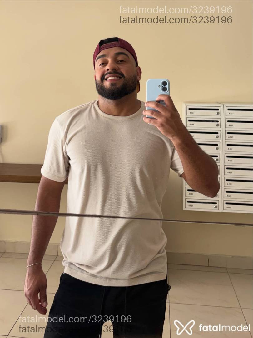 Acompanhante homem morena (o) de olhos pretos - Igoor