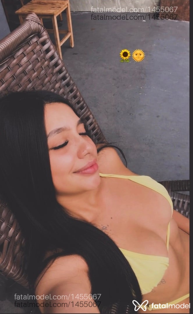 Acompanhante mulher morena (o) de olhos castanhos - Melissa